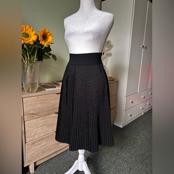 Black Shiny Pleated Knee-Length Midi Thick Elastic High-Waist Modest Skirt Sz M - Picture 11 of 16